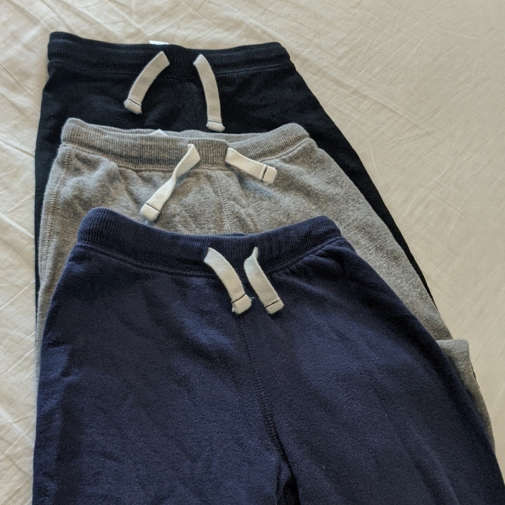 Carter's Boys size 5T - 3 pairs of sweatpants